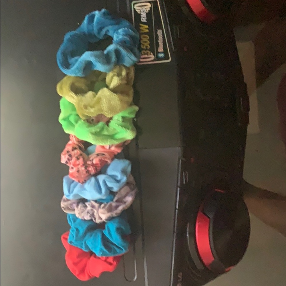 Scrunches - Picture 2 of 3